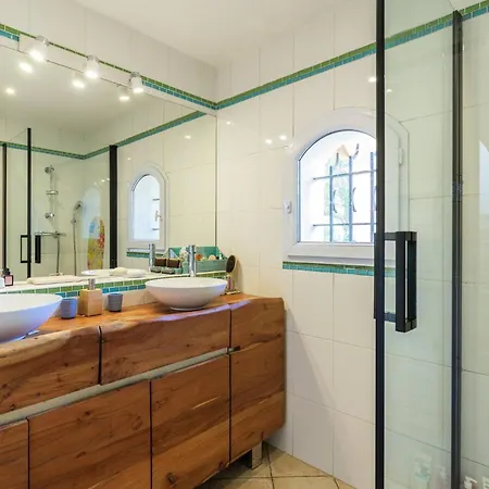 Charming Provencal Family House With Swimming Pool