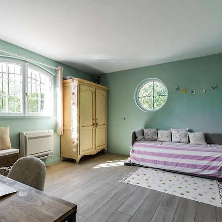 Charming Provencal Family House With Swimming Pool Holiday home